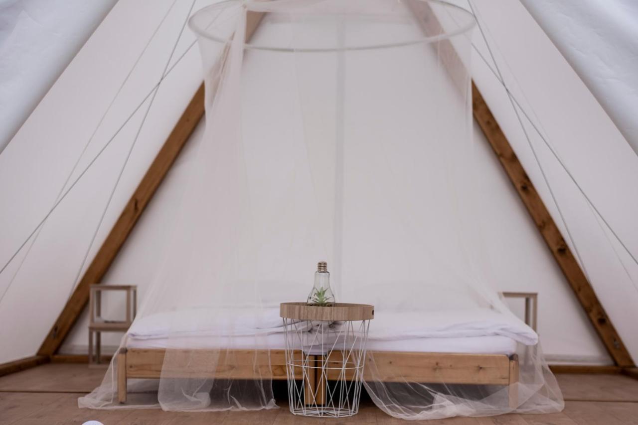 Lupa Tent Budakalász Exteriér fotografie