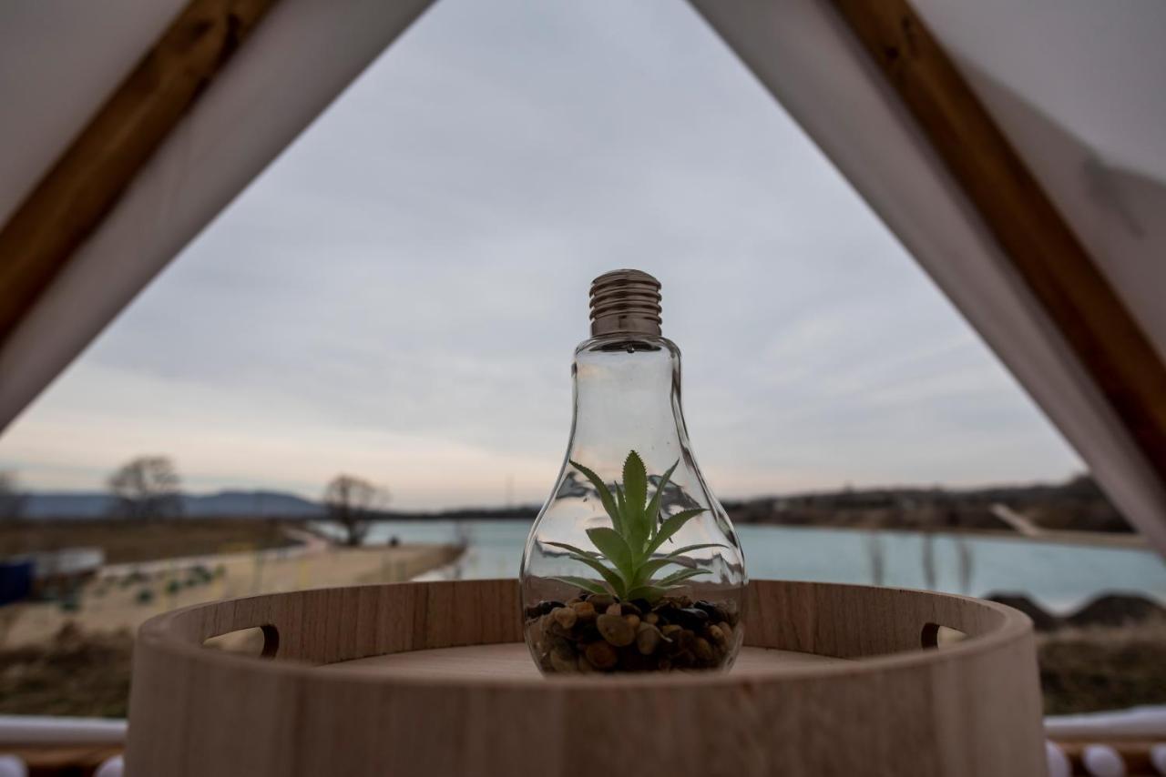 Lupa Tent Budakalász Exteriér fotografie