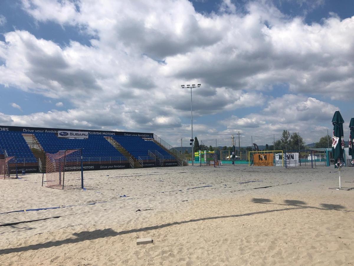 Lupa Tent Budakalász Exteriér fotografie